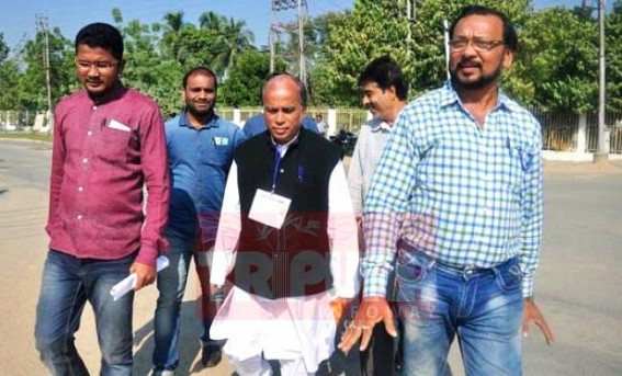 Jiten Sarkar’s blessing (?) : Congress candidate walks alone after Election results Jiten Sarkar’s blessing (?) : Congress candidate walks alone after Election results